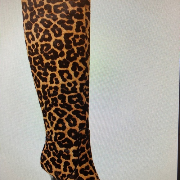 Brand new never worn boots. - Picture 8 of 8